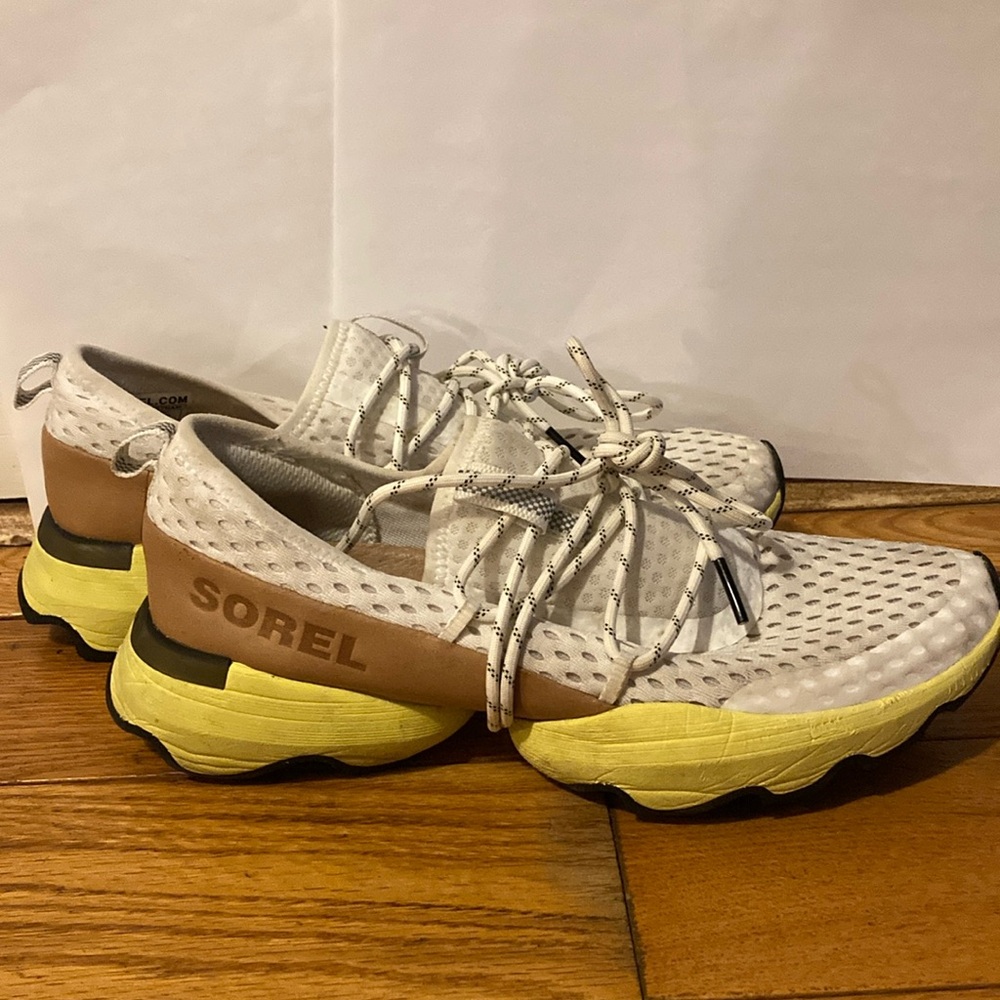 Sorel kinetic athletic shoe